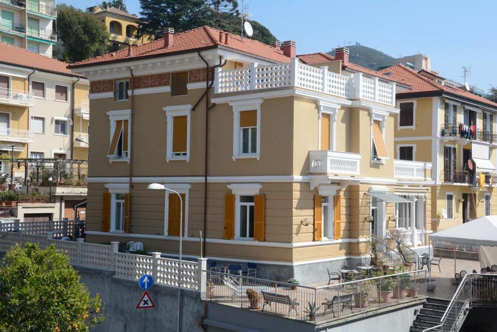 Hotel Ines Varazze Exteriör bild